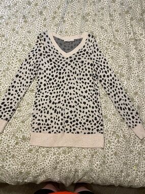 LOFT Maternity Cream V-Neck Sweater with Black Spot Print